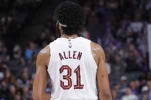 阿特金森：阿伦拥有巨大的篮下吸引力 有他在球队的精气神更好了 配图