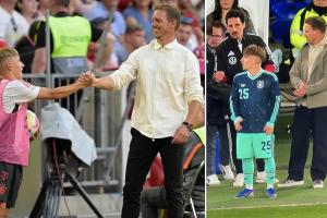 卡尔4年前作为拜仁球童与纳帅握手,如今在纳帅德国队麾下首秀 配图