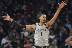 Skip:文班防守如此恐怖为何没转化为胜利?他并不总是全力以赴 配图