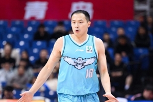 念旧？王奕博战旧主21分钟3中1拿2分有4失误4犯规 正负值-14最低 配图