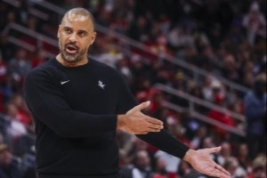 铁血不再！防守与篮板退化&进攻还拉胯！火箭已不负去年之勇 配图