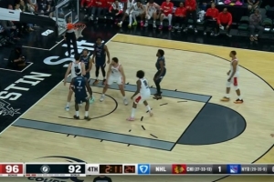 高度压制！混音罚球不中 杨瀚森1抢2轻舒猿臂补扣拿分 配图