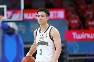 哑火！赵继伟7投仅1中拿到4分8助 三分5中1 配图