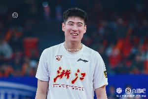 媒体人:程帅澎加时独得6分 今天程帅澎的表现完全就是外援级 配图