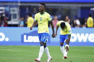 ESPN:维尼修斯肌肉不适缺席训练,预计29日参加巴西合练 配图