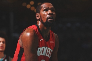 得分组织一把抓！火箭发布赢球海报：封面人物杜兰特 配图