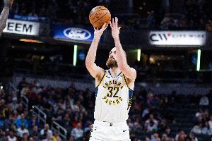 赫夫本赛季罚球命中率高达81.9% 绝杀时刻两罚不中自杀 配图