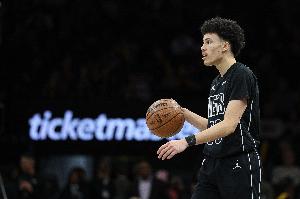 19号秀！特拉奥雷14投仅4中拿9分7助攻出现6失误4犯规 正负值-11 配图