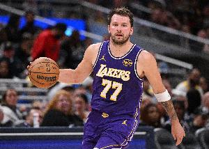 湖人主场迎战篮网 东契奇与八村塁可以出战 斯玛特缺席！ 配图