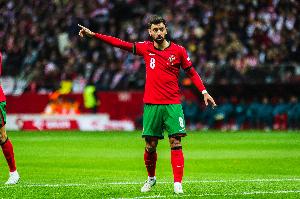 葡萄牙前锋称赞B费：即使他偶尔失误一两次，也从来不会踢得差 配图