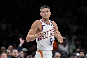 板凳火力！格雷森·阿伦替补16中7拿19分 三分11中4 配图