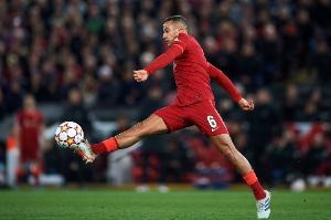 蒂亚戈谈利物浦传奇赛：能和杰拉德一起踢球很特别，将珍藏在心 配图