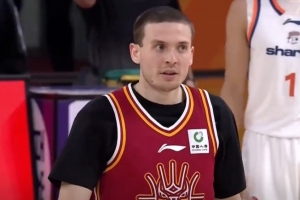 拼尽全力！凯尔·盖伊21中10空砍全队最高30分外加6助 配图