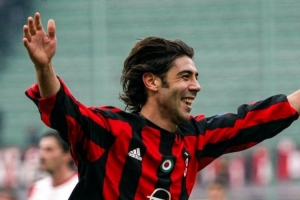 米兰祝鲁伊·科斯塔54岁生日快乐,效力期间出战192场11球45助 配图