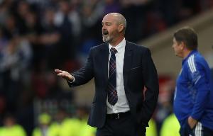 苏格兰主帅谈输日本被嘘:挺意外挺失望的,好像如今输球就得被嘘 配图