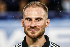 27岁麦卡自曝脱发：之前是有头发的秃子，宁愿剃了“站着死” 配图