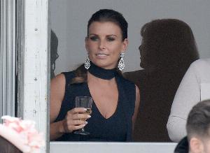 鲁尼妻子:四个孩子都可能选择代表爱尔兰队,让他们自己做决定吧 配图