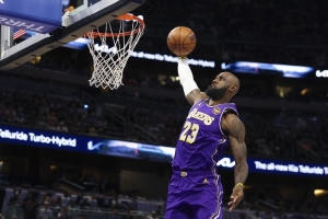 韦德：我在世期间 我不会再看到谁会有像老詹这样的生涯 配图