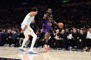 马刺56胜18负&凭借对局优势正式锁定西部前二 湖人无缘西部第二 配图