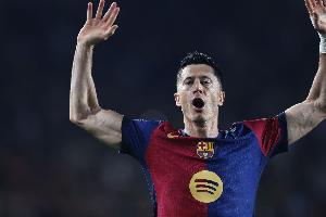 每体：巴萨将为莱万提供一年续约合同，希望莱万在4月底5月初答复 配图