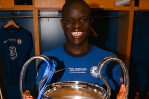 坎特迎来35岁生日，切尔西官推送祝福：生日快乐，坎特！ 配图