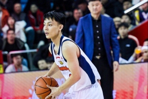 正负值+41！徐杰12中8拿到20分5助 三分6中4 配图