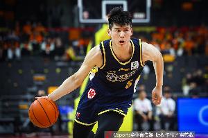 外线有谱!陈家政三分7中5贡献15分4板4助 正负值+29 配图