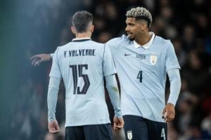 自豪！乌拉圭晒照：解释下，300万人口国家怎么培养出皇萨队长？ 配图