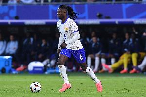 阿斯:对阵哥伦比亚是卡马文加的关键时刻,他必须说服德尚 配图