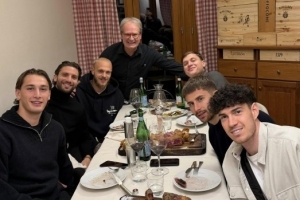 尤文球迷怒喷洛卡特利“与敌为友”，只因在国家队与国米球员聚餐 配图