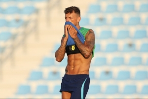 本·怀特被嘘!TA:三狮球迷向来严格,但只要表现好就能赢回认可 配图