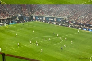 TA谈美国、比利时球衣撞色:球员球迷都被折磨,只能靠裤子分辨 配图