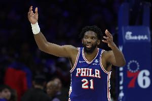 恩比德:我的身体没问题 我不在乎最终排名 赢球才是关键 配图