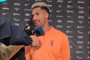 阿劳霍谈飞铲福登:他告诉我没事,我是冲球去的,人们总小题大做 配图