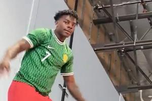 国安球迷?知名网红speed甲亢哥新视频身穿北京国安主场球衣 配图