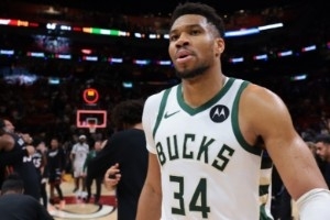 字母哥虽好但并不适合火箭!送出申京小贾&强力替补值得吗? 配图