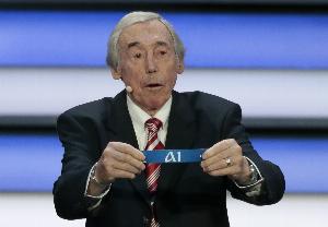 太阳报:英格兰传奇班克斯的球衣将被拍卖,预计成交价20-30万镑 配图