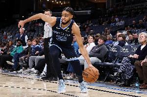 可圈可点!吕佩尔首发10中6拿到14分4板 三分3中2 配图