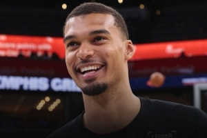 马刺连续4个客场赢至少25分 NBA历史首队！ 配图