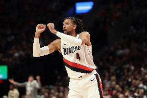 很高效!塞布尔6中4得到10分5板2助1帽 19分钟正负值达+23 配图