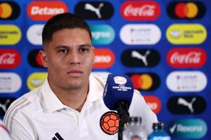 金特罗：我见过梅西踢球，但17岁时的登贝莱表现依然让我难以置信 配图