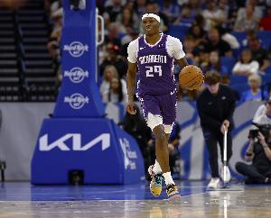 外线哑火!普洛登8投仅1中拿到2分 三分7中0 配图