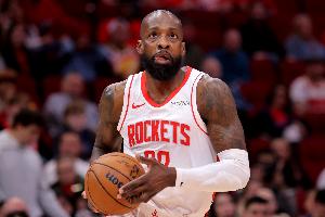 乌度卡谈杰夫·格林精彩压哨:他总能进这种球 说明他随时准备着 配图