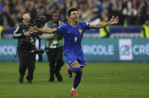 打进处子球并实现双响,杜埃成2017年勒马尔后法国队首人 配图