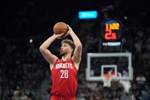 三分7中5!申京:感觉来了就一直投 希望下赛季证明我的三分能力 配图