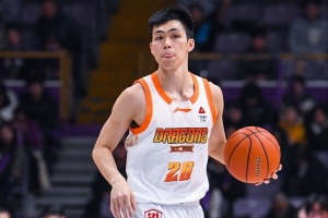 投射失准！庞峥麟11中3&三分5中0 拿到13分2篮板4助攻2盖帽 配图