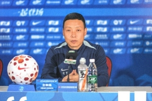 【赛前声音】陈涛：明天比赛会非常艰难，相信球员已做好准备 配图