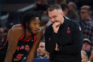 猛龙主帅：今天球队训练强度不大 奎克利腿筋轻度拉伤仍每日观察 配图