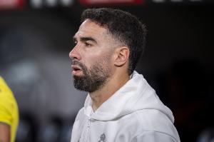 TA：卡瓦哈尔可能不续约阿拉巴合同到期，皇马需补强右后卫和中卫 配图