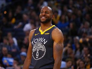 MVP>FMVP?蒂格:我没有不尊重一哥 他有FMVP但他离MVP差得远 配图